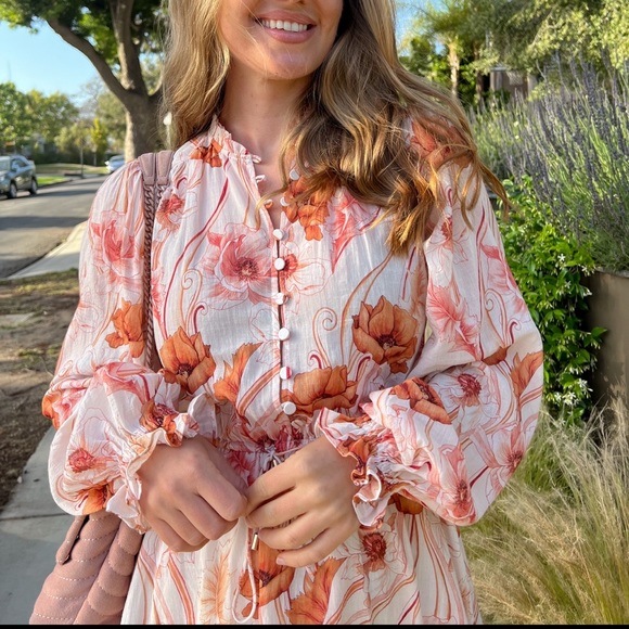 Beautiful dress - Picture 4 of 11